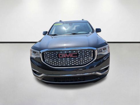 Used 2017 GMC Acadia Denali w/ Technology Package FWD image 9