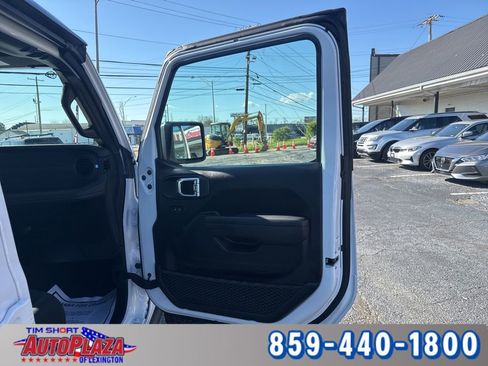Used 2025 Jeep Wrangler Unlimited Rubicon 4xe w/ Convenience Group AWD/4WD image 26