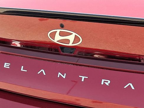 Certified 2025 Hyundai Elantra Sport FWD image 30