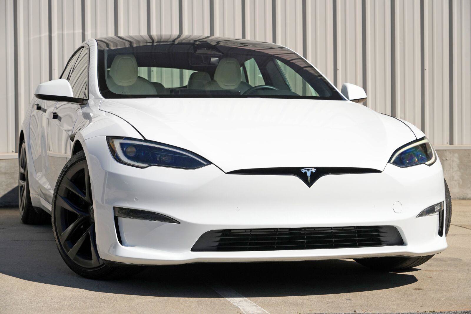 Used 2022 Tesla Model S Plaid AWD/4WD image 3