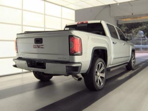 Used 2018 GMC Sierra 1500 Denali RWD image 5