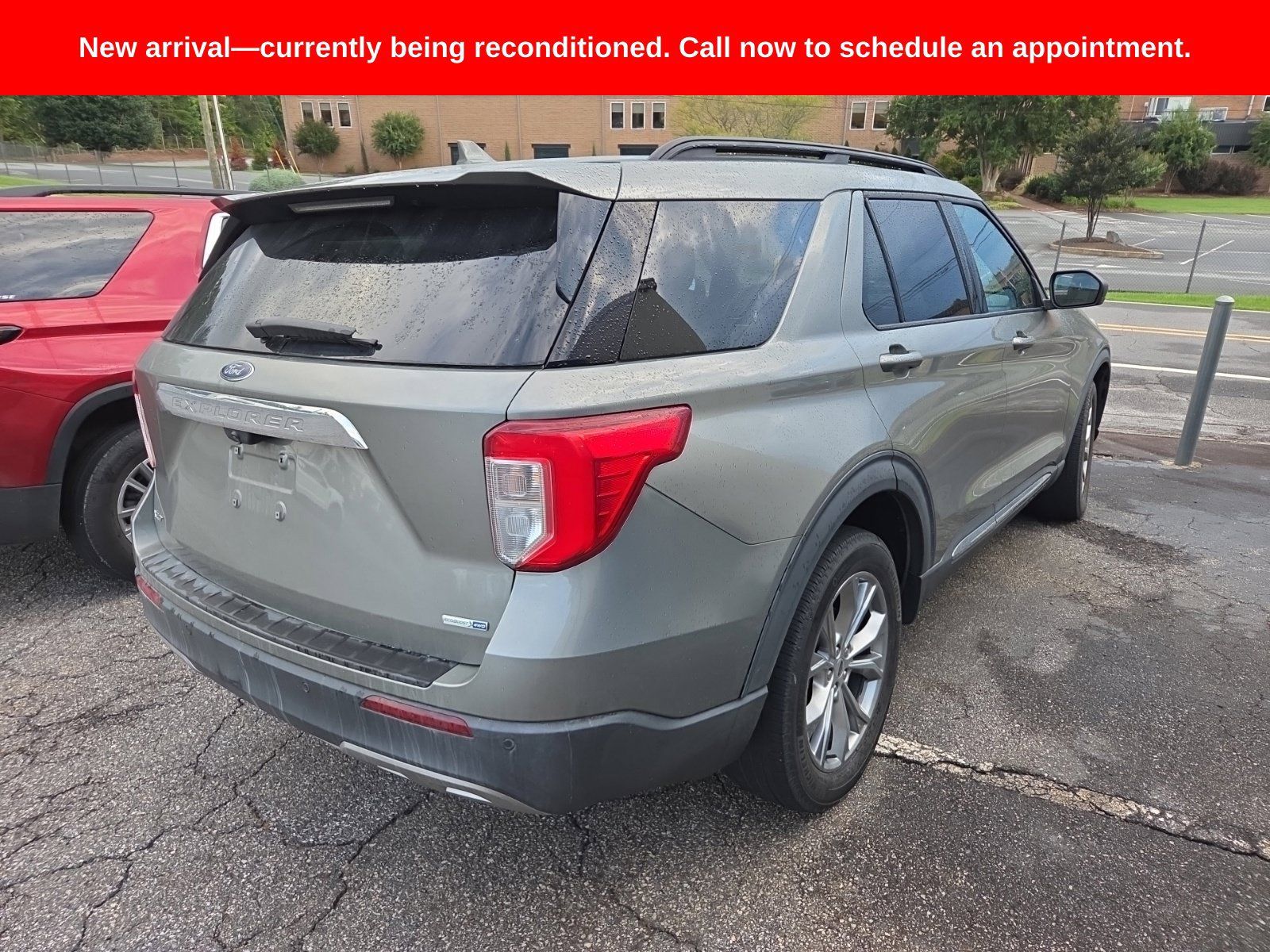 Used 2020 Ford Explorer XLT w/ Equipment Group 202A AWD/4WD image 5