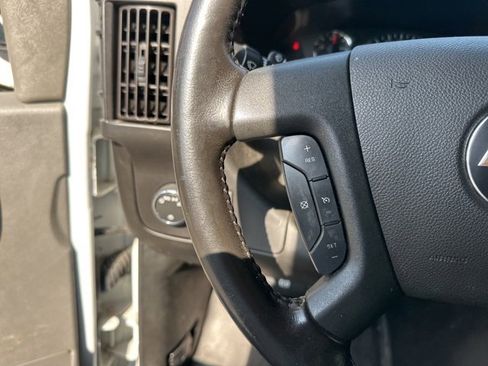 Used 2021 Chevrolet Express 2500 w/ Driver Convenience Package image 14