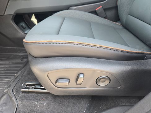 New 2026 GMC Acadia AT4 w/ Luxury Package image 17