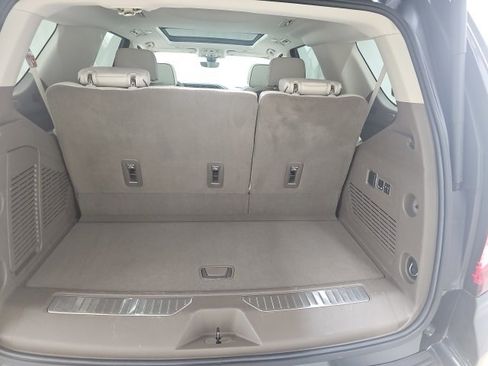 Used 2021 GMC Yukon Denali w/ Denali Premium Package image 9