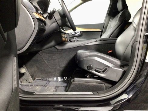 Used 2024 Volvo XC90 B6 Plus image 18