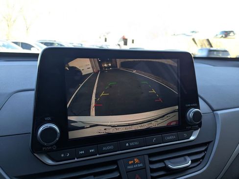 Used 2025 Nissan Altima 2.5 SR image 17