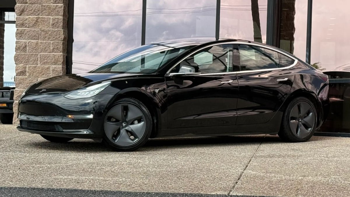 Used 2019 Tesla Model 3 Standard Range Plus RWD image 3