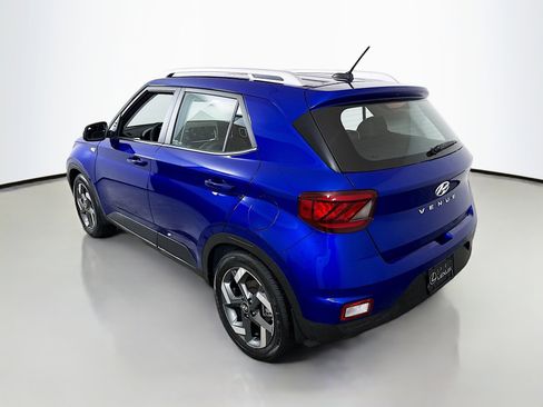 Used 2023 Hyundai Venue Limited image 5