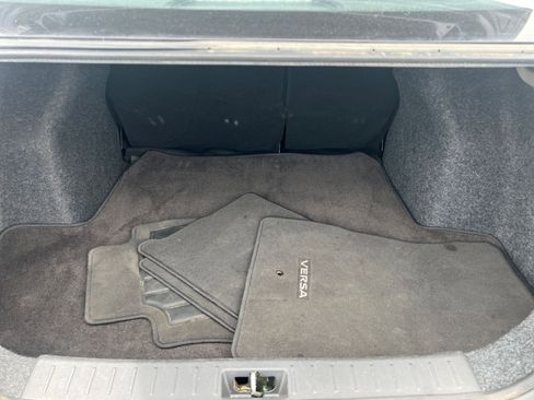 Used 2025 Nissan Versa SV FWD image 31