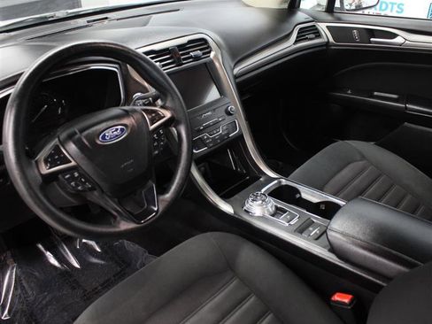Used 2019 Ford Fusion SE FWD image 7