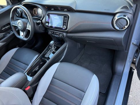 Used 2023 Nissan Kicks SR w/ SR Premium Package FWD image 17