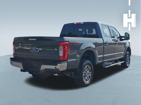 Used 2017 Ford F250 Lariat w/ Lariat Value Package AWD/4WD image 4