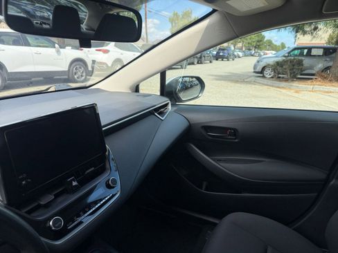 Used 2023 Toyota Corolla LE FWD image 31