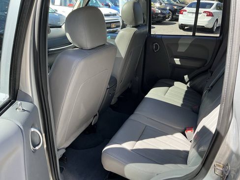 Used 2005 Jeep Liberty Limited AWD/4WD image 21