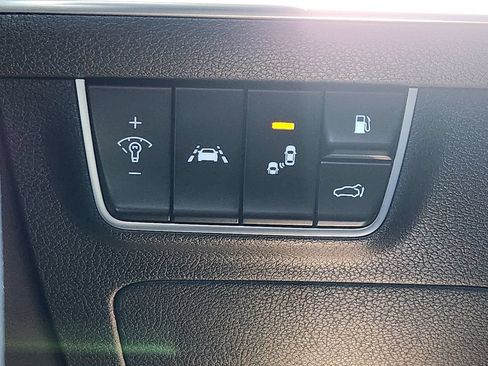 Used 2018 Kia Stinger GT2 AWD/4WD image 21