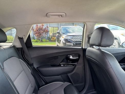 Used 2022 Kia Niro EX w/ Cold Weather Package image 14