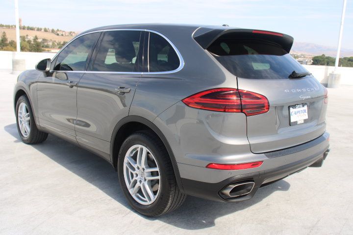 Used 2016 Porsche Cayenne AWD/4WD image 5