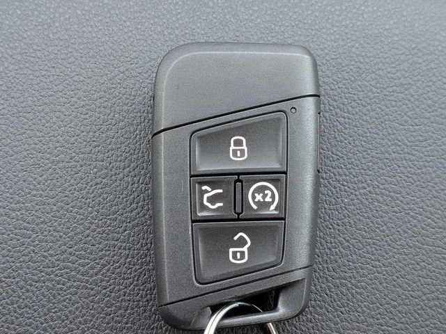 New 2026 Volkswagen Taos SE FWD image 29