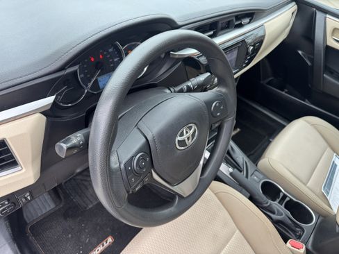 Used 2014 Toyota Corolla LE FWD image 12