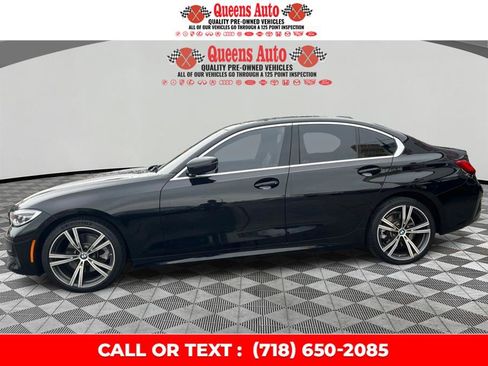 Used 2019 BMW 330i xDrive Sedan w/ Premium Package AWD/4WD image 3
