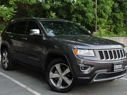 Used 2014 Jeep Grand Cherokee Limited w/ Trailer Tow Group IV AWD/4WD image 4