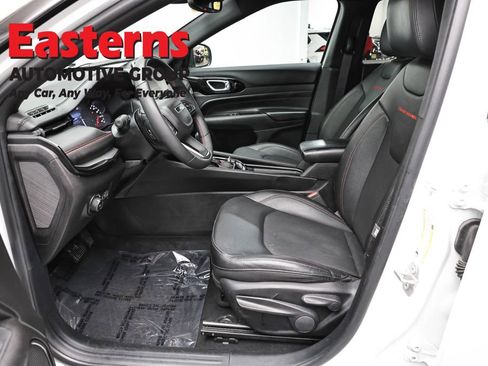 Used 2024 Jeep Compass Trailhawk AWD/4WD image 13