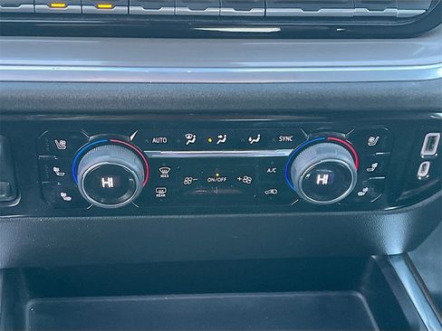 Used 2022 Chevrolet Silverado 1500 High Country w/ High Country Premium Package image 16