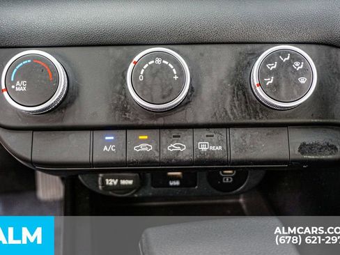 Used 2025 Hyundai Elantra SE image 40