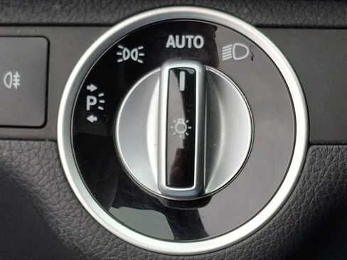 Used 2013 Mercedes-Benz C 300 Sport image 26