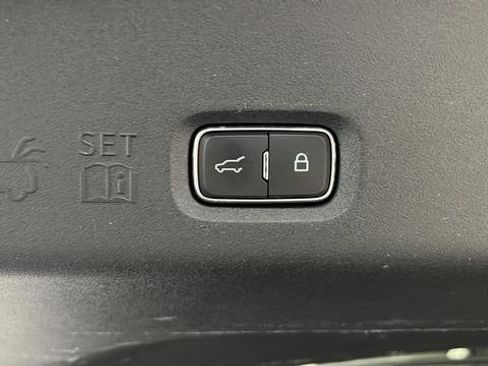 Used 2025 Ford Expedition Platinum AWD/4WD image 34