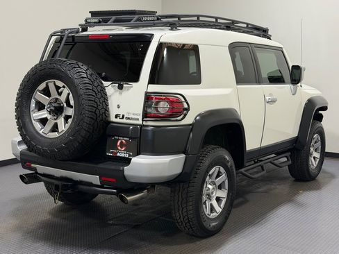 Used 2014 Toyota FJ Cruiser 4WD w/ Upgrade Package image 5