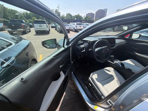 Used 2023 Lexus UX 250h AWD w/ Accessory Package (Z1) image 9