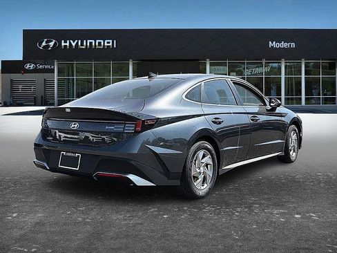 New 2026 Hyundai Sonata SE FWD image 3