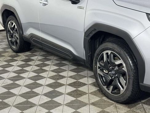 Used 2025 Subaru Forester Limited image 12