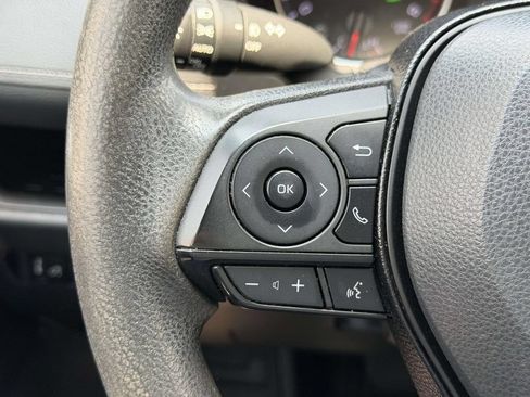 Used 2021 Toyota RAV4 XLE AWD/4WD image 9