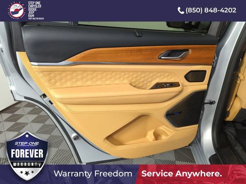 Used 2021 Jeep Grand Cherokee L Summit AWD/4WD image 29