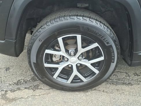 Certified 2023 Jeep Grand Cherokee Limited AWD/4WD image 10