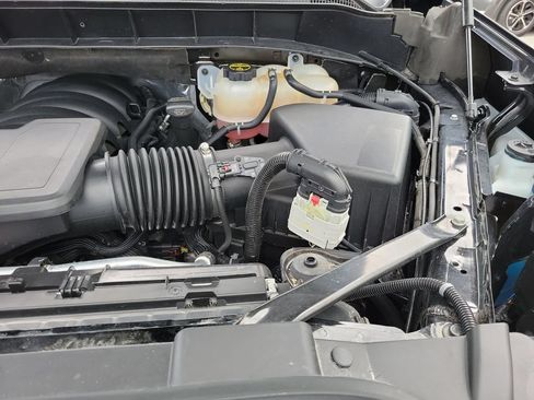 Used 2025 Chevrolet Silverado 1500 LT RWD image 38