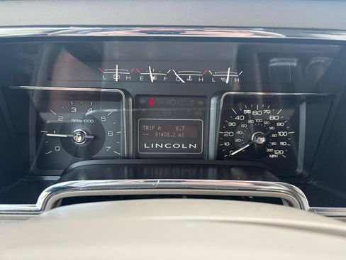 Used 2014 Lincoln Navigator 2WD image 15