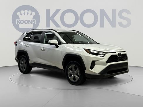 Used 2025 Toyota RAV4 XLE AWD/4WD image 22