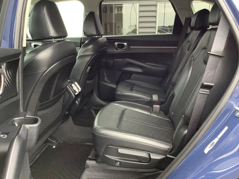 Used 2025 Kia Sorento EX w/ Panoramic Sunroof Package FWD image 14