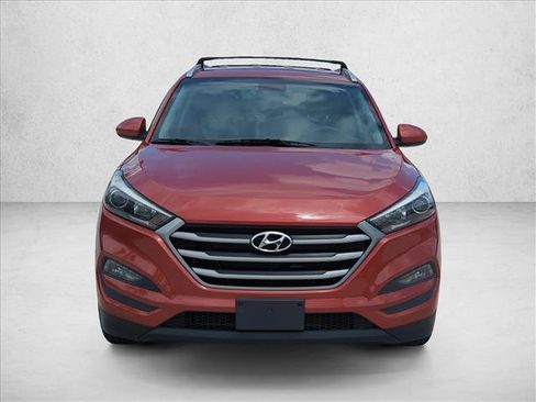 Used 2017 Hyundai Tucson SE FWD image 2