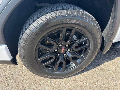 Used 2024 GMC Sierra 1500 Pro w/ Graphite Edition AWD/4WD image 29
