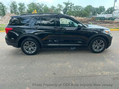 Used 2023 Ford Explorer XLT w/ Equipment Group 202A AWD/4WD image 8