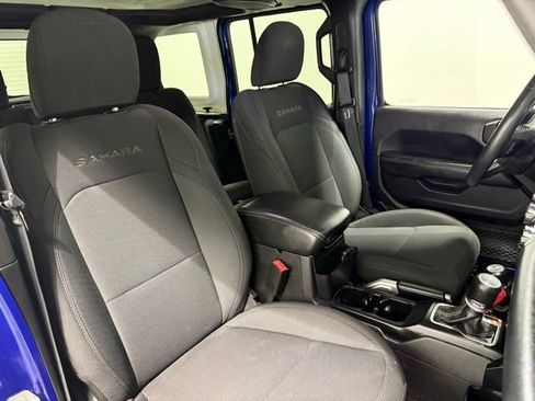 Used 2018 Jeep Wrangler Unlimited Sahara w/ Safety Group AWD/4WD image 28