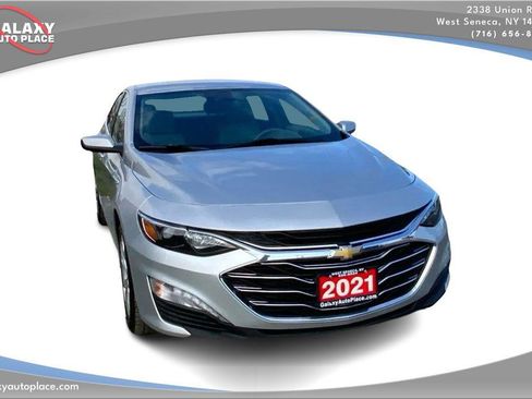 Used 2021 Chevrolet Malibu LT image 3