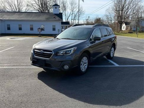 Used 2018 Subaru Outback 2.5i Premium image 1