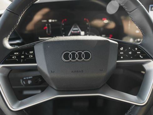 Used 2025 Audi Q5 Premium Plus w/ Premium Plus image 17