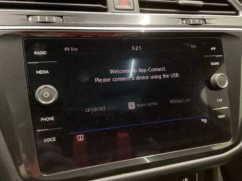 Used 2019 Volkswagen Tiguan SE AWD/4WD image 18